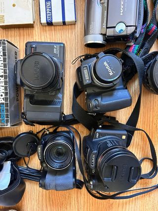 Attrezzatura Fotografica: Fotocamere, Obiettivi e Accessori