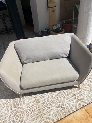 2 divani moderni grigi - 2 e 3 posti - buone condizioni