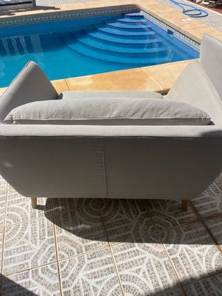 2 divani moderni grigi - 2 e 3 posti - buone condizioni