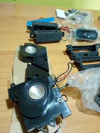 LOTTO DI 14 COPPIE DI ALTOPARLANTI PER PC USATI