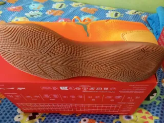 Zapatillas Fútbol Sala Puma Talla 40 SIN USAR