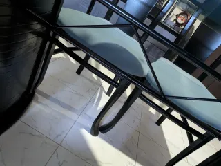 Mesa de cristal con 6 sillas