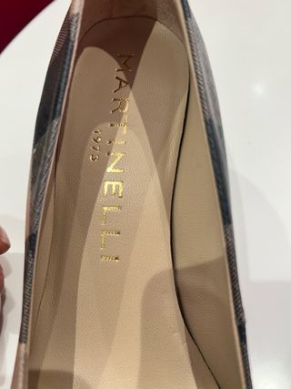 Zapatos Martinelli Beige y Marino oscuro. Talla 38