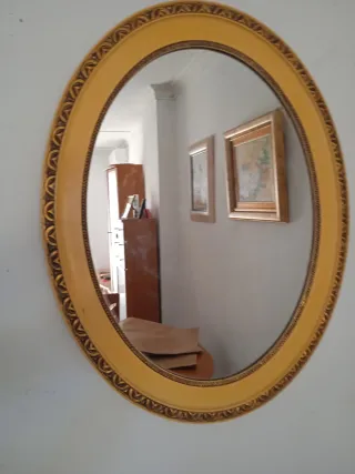 Espejo antiguo madera dorado ovalado