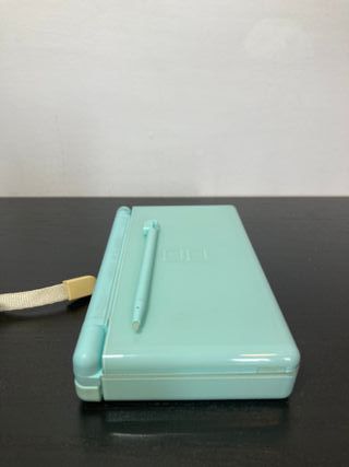 Nintendo DS Lite Ice Blue con R4 e giochi