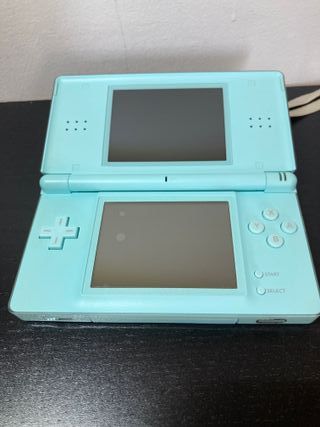 Nintendo DS Lite Ice Blue con R4 e giochi