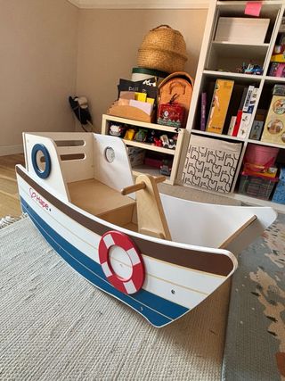 Barco Hape de madera