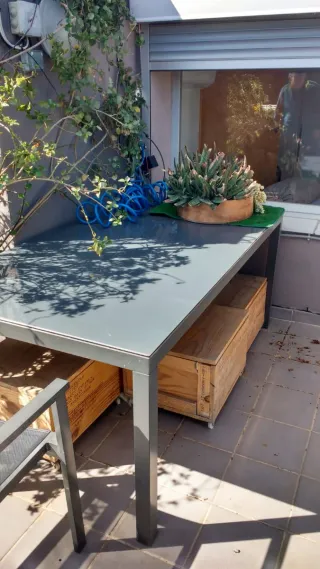 Mesa de exterior cristal y metal