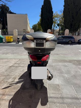 Yamaha Xmax 250 + Baúl 48L