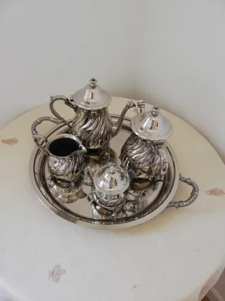 Juego de té plateado con bandeja