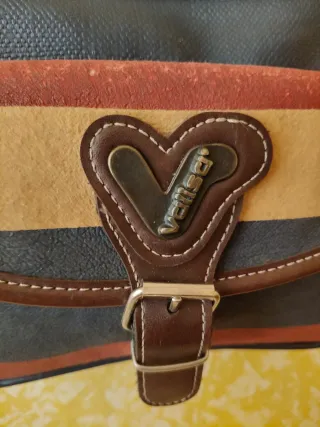 Bolso de hombro y mano con rayas