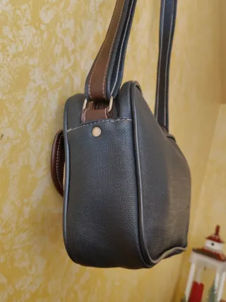 Bolso de hombro y mano con rayas