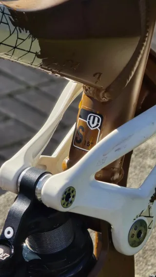 Bicicleta Mondraker Durham