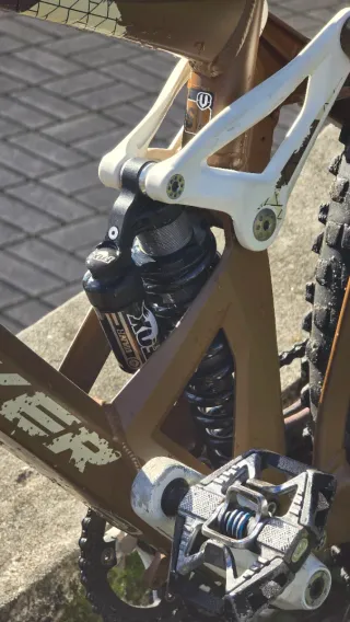 Bicicleta Mondraker Durham