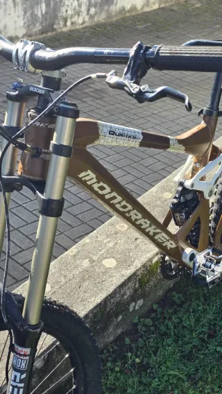 Bicicleta Mondraker Durham