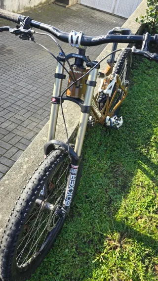 Bicicleta Mondraker Durham