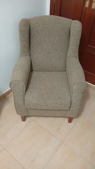 Sillón de tela beige y marrón muy cómodo!!