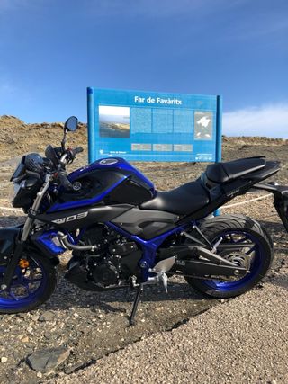Yamaha MT-03 Negra y Azul