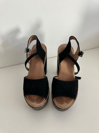 Sandalias de tacón negras