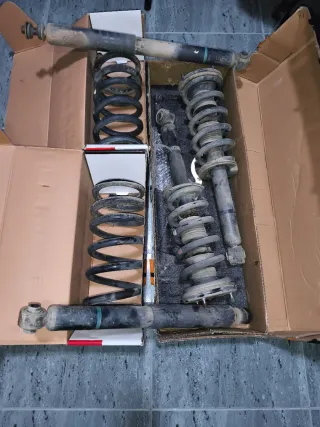 Suspensión de origen Montero V80 corto 3.2DID