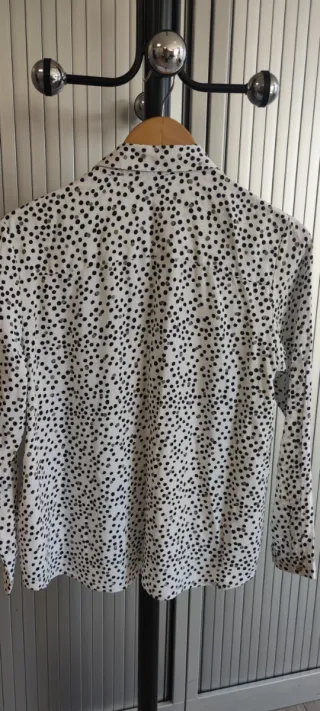 Blusa Cortefiel lunares talla L