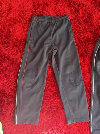 Pantalón chándal Colegio Leones con rodilleras