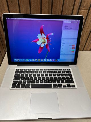 MacBook Pro i5 8GB RAM 500GB