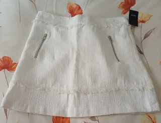 Falda blanca tipo Chanel