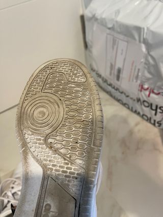 Zapatillas deportivas altas blancas y negras