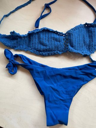 Bikini blu con top uncinetto taglia S