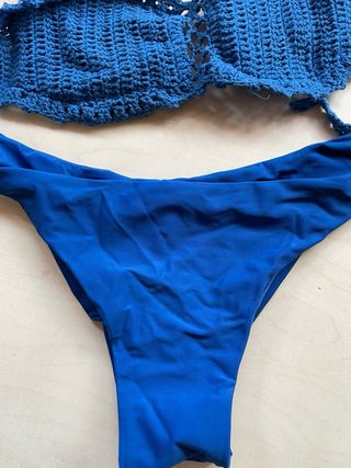 Bikini blu con top uncinetto taglia S