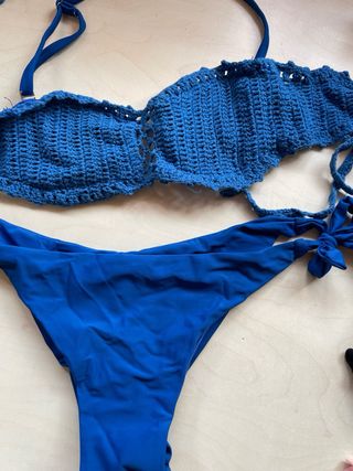 Bikini blu con top uncinetto taglia S