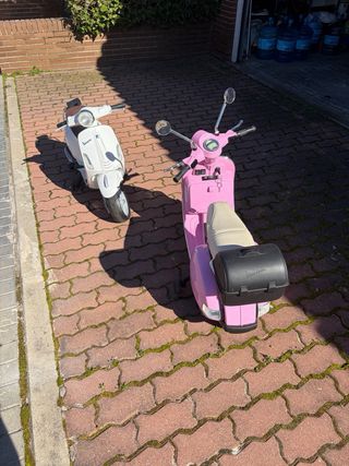 2 Motos Eléctricas Vespa Niños