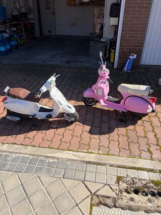 2 Motos Eléctricas Vespa Niños
