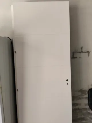 Puertas blancas de madera para interior