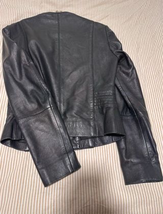 Chaqueta de piel Cortefiel negra