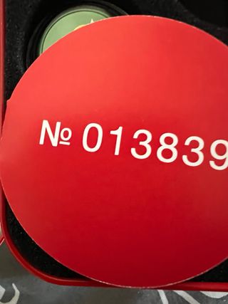 Dispensador Coca-Cola con 4 monedas. Fiji Ag 999