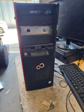 Servidor Fujitsu PRIMERGY TX1330 M3