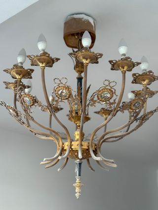 Lámpara de techo antigua dorada