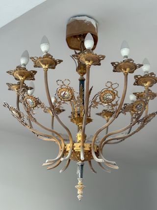 Lámpara de techo antigua dorada