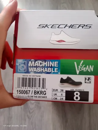 Skechers Arch Fit Zapatillas Negras y Doradas