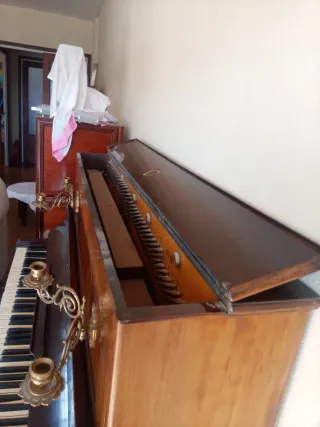 Piano antiguo para restaurar