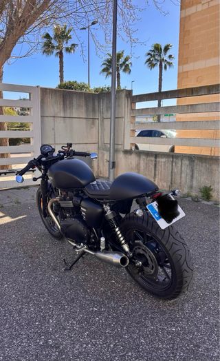 Triumph bonneville Street Twin 900cc 2018NegraMate