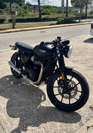 Triumph bonneville Street Twin 900cc 2018NegraMate