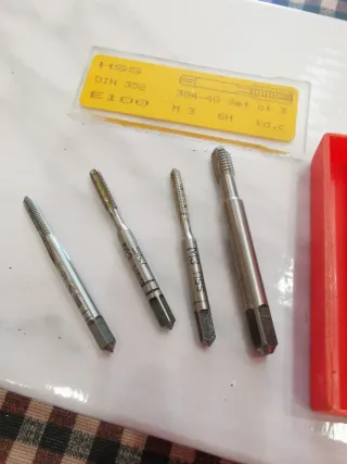 Pack de Machos de Roscar HSS y SKF Varias Medidas