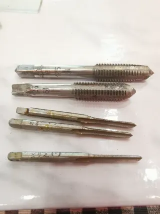 Pack de Machos de Roscar HSS y SKF Varias Medidas