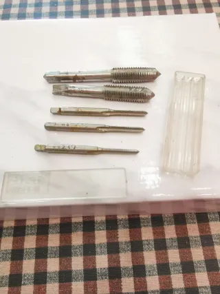 Pack de Machos de Roscar HSS y SKF Varias Medidas