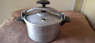 Olla a presión vintage. La de toda la vida