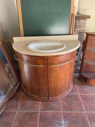 Mueble vitrina curvo madera y cristal