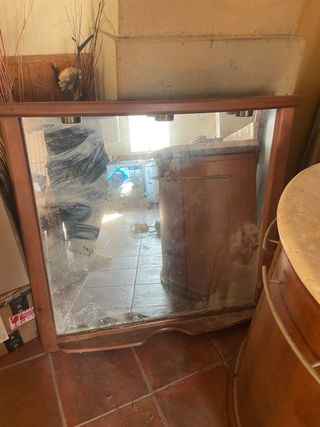 Mueble vitrina curvo madera y cristal